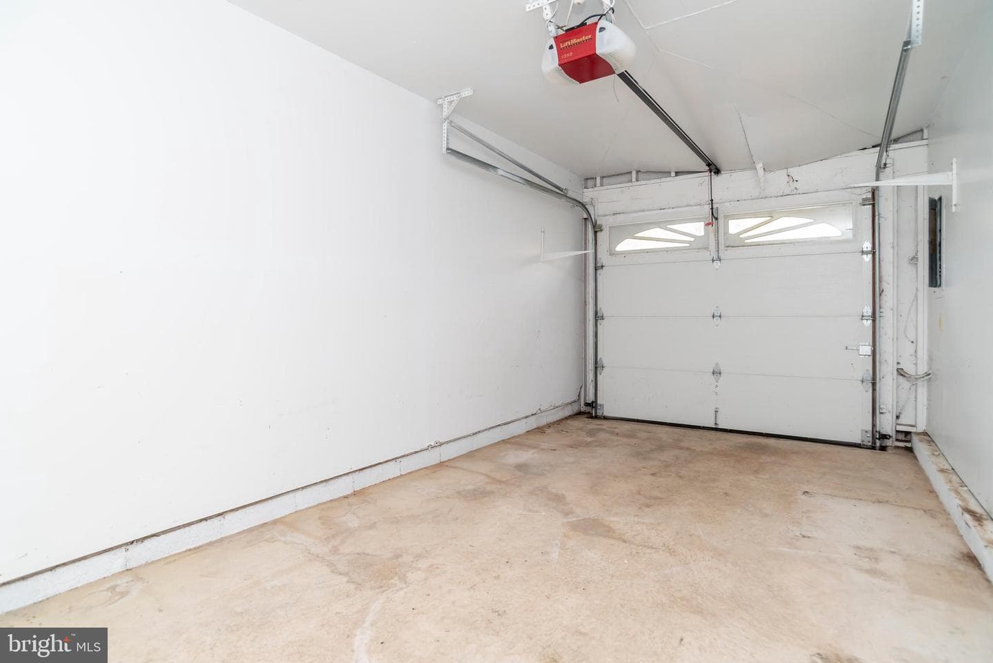 111 Sarahs Lane photo 40