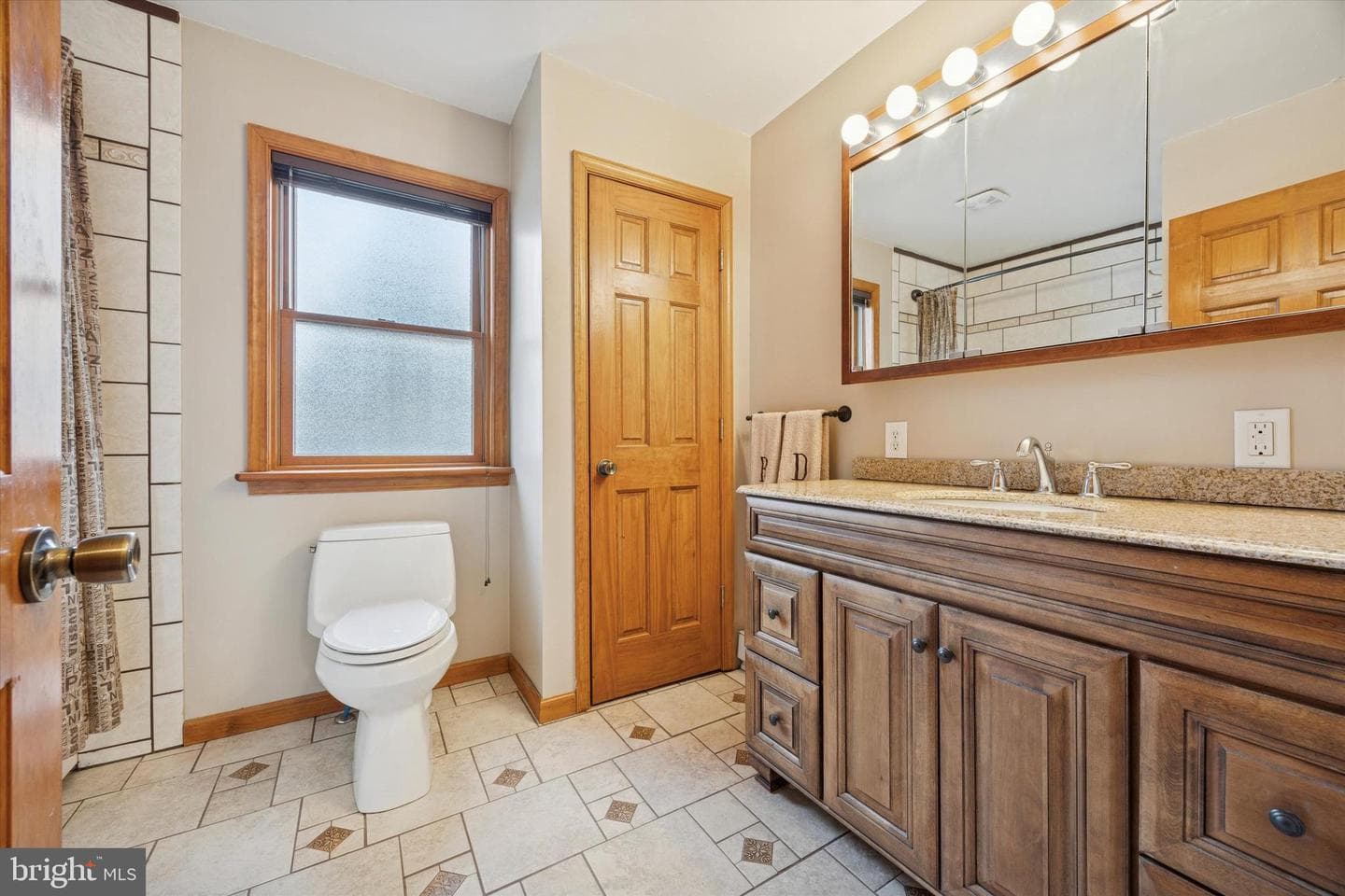 4052 Center Avenue photo 15