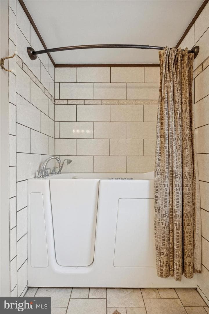 4052 Center Avenue photo 16