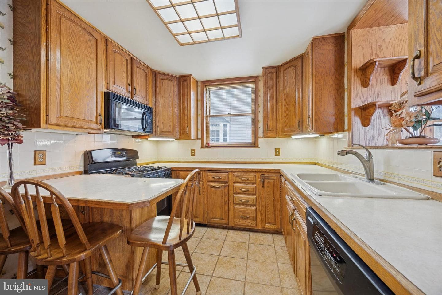 4052 Center Avenue photo 9