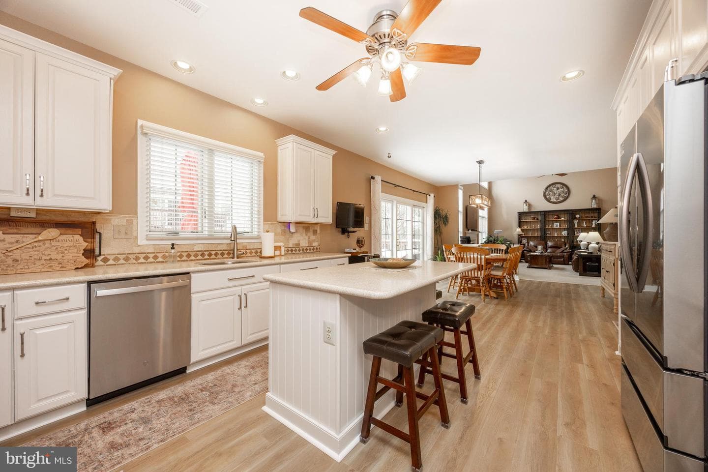 812 E Kennedy Road photo 11