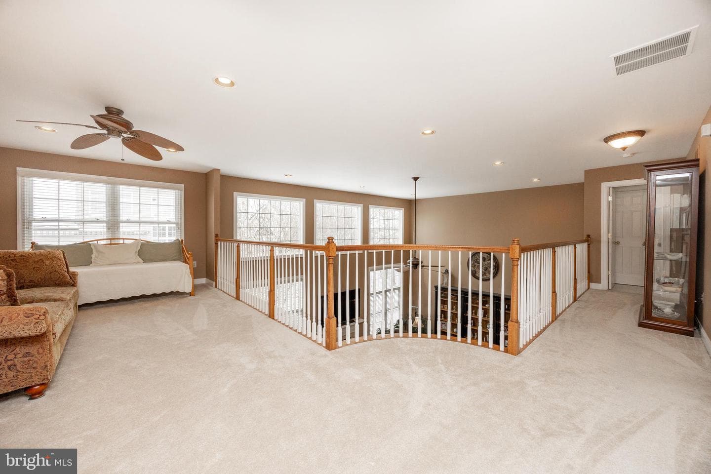 812 E Kennedy Road photo 26