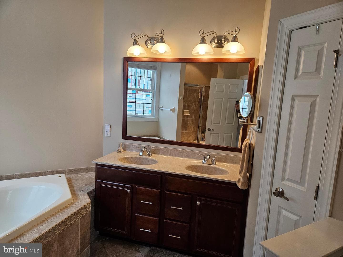 458 Peters Way photo 23