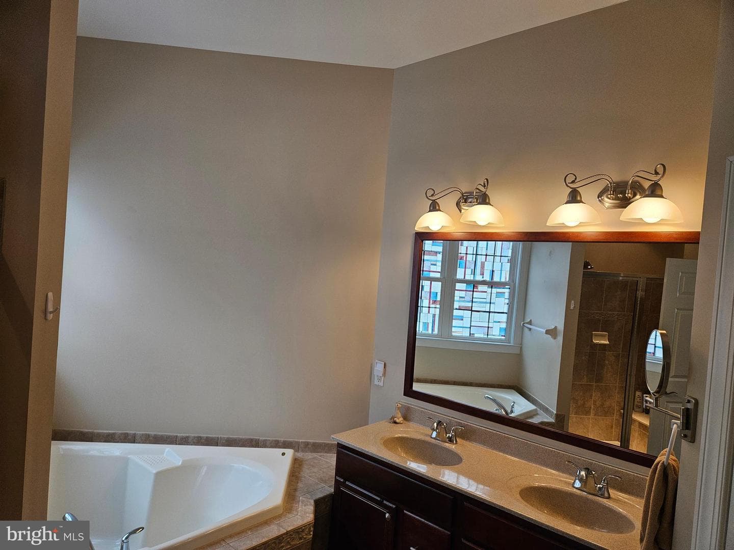 458 Peters Way photo 24