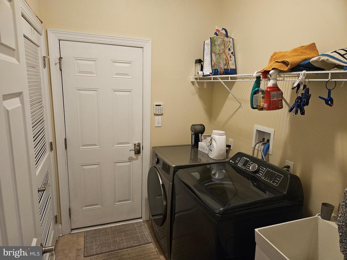 458 Peters Way photo 28