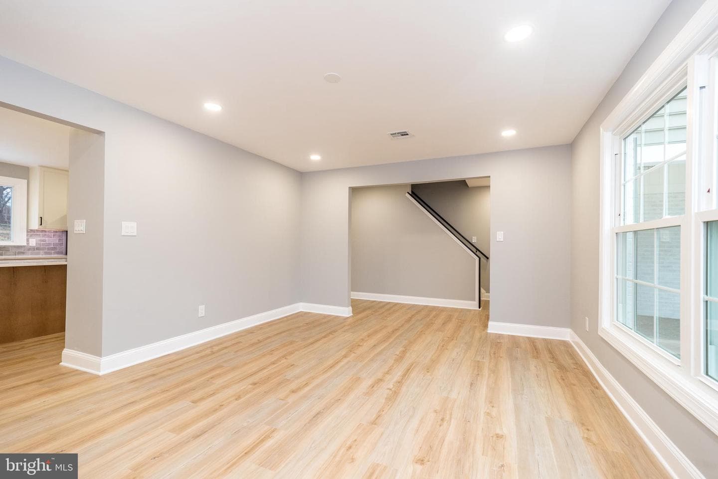 61 S Park Avenue photo 15