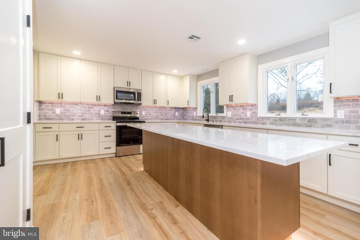 61 S Park Avenue photo 18