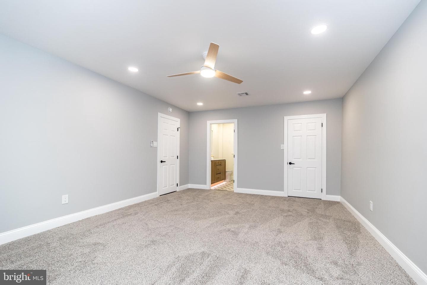 61 S Park Avenue photo 30