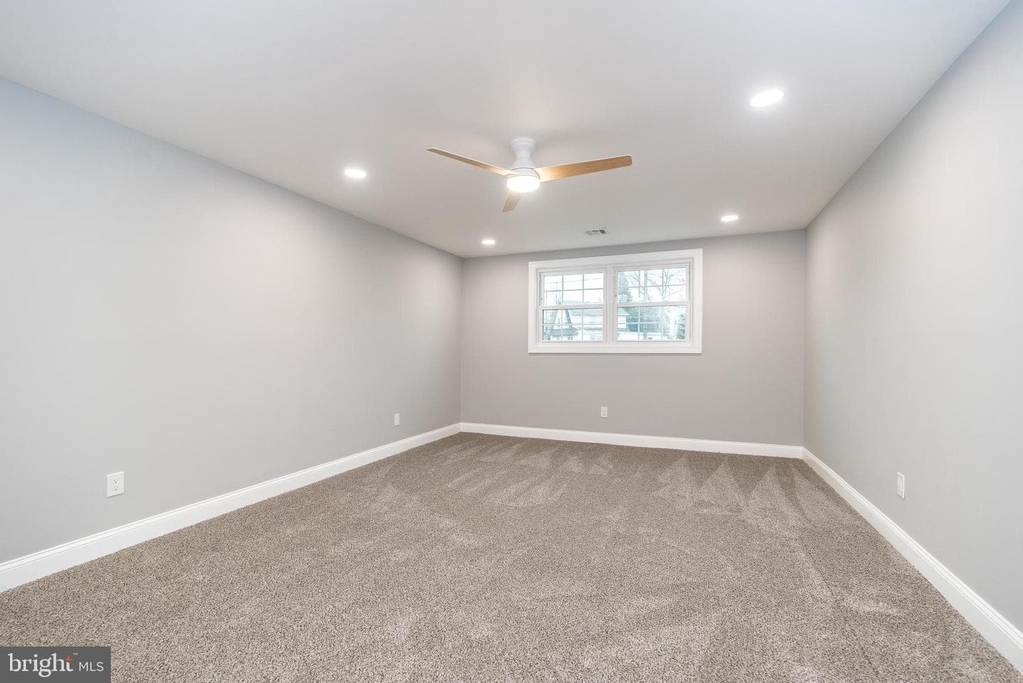 61 S Park Avenue photo 37