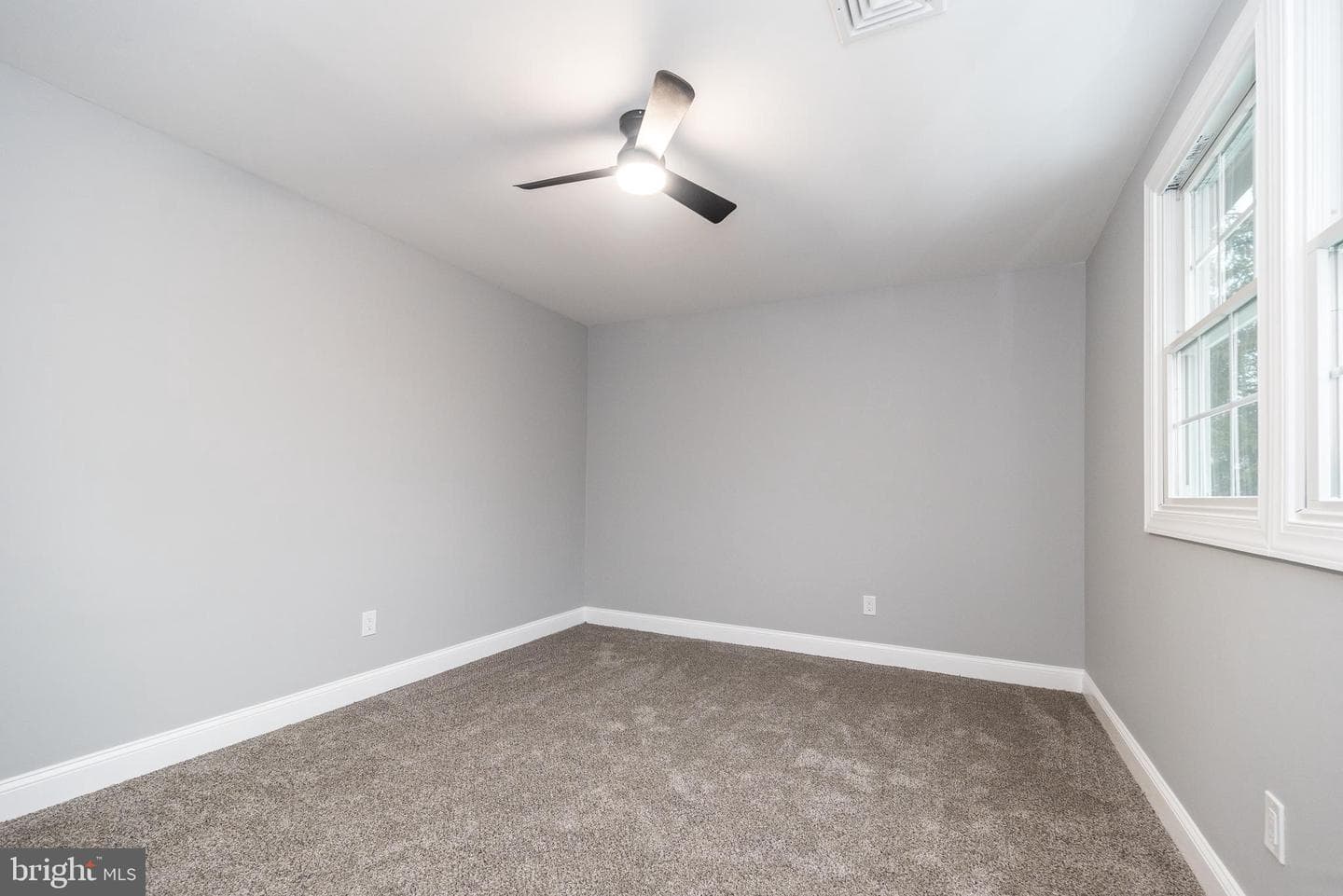 61 S Park Avenue photo 43