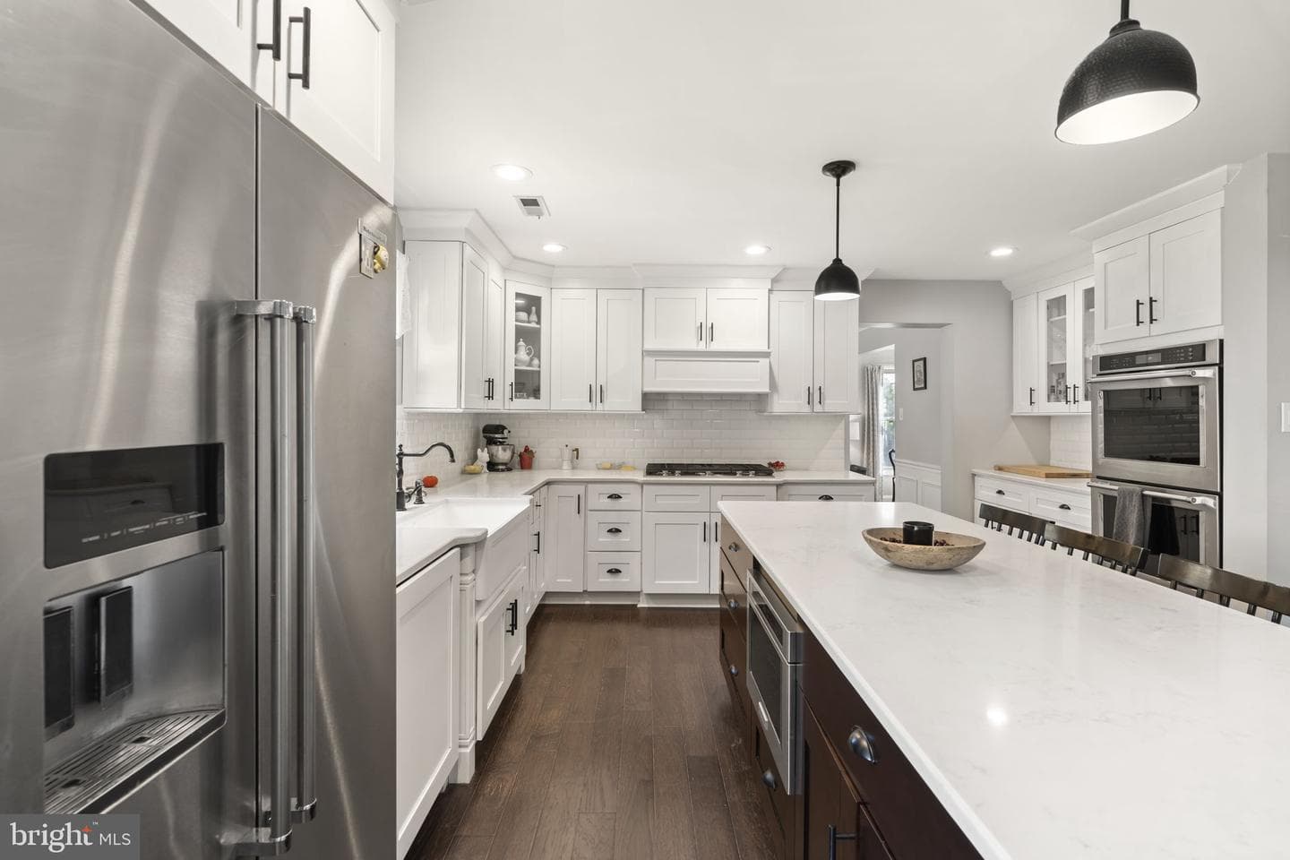 220 Richard Way photo 16