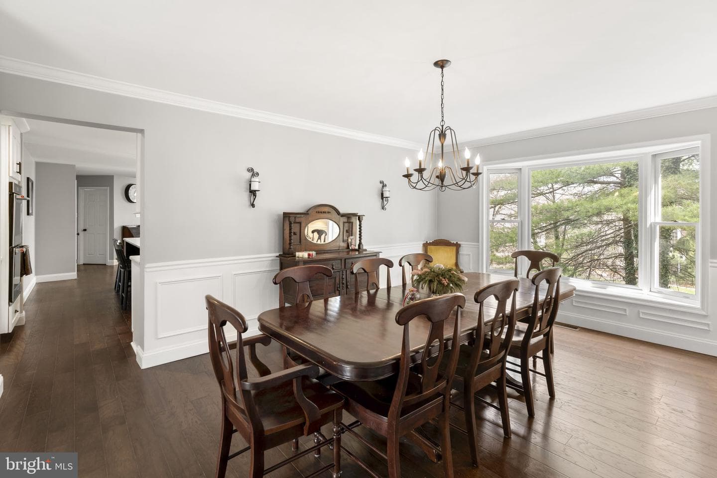 220 Richard Way photo 17