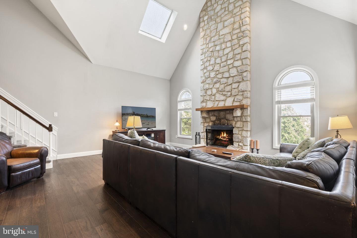 220 Richard Way photo 22