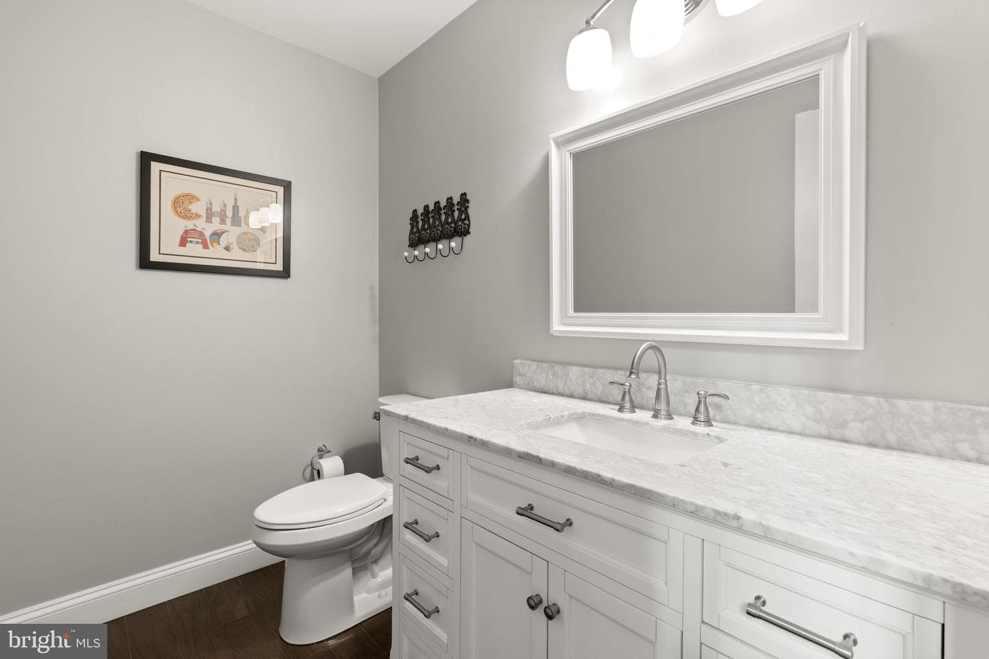 220 Richard Way photo 31