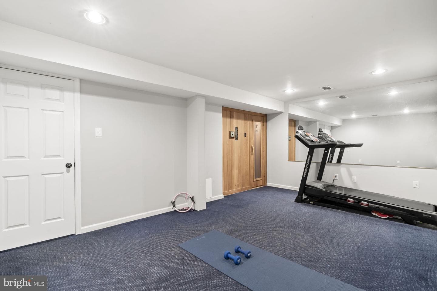 220 Richard Way photo 52