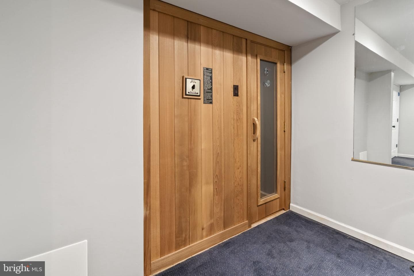 220 Richard Way photo 53