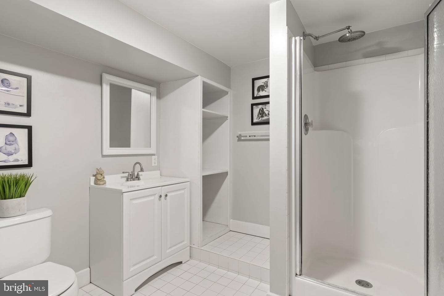 220 Richard Way photo 56