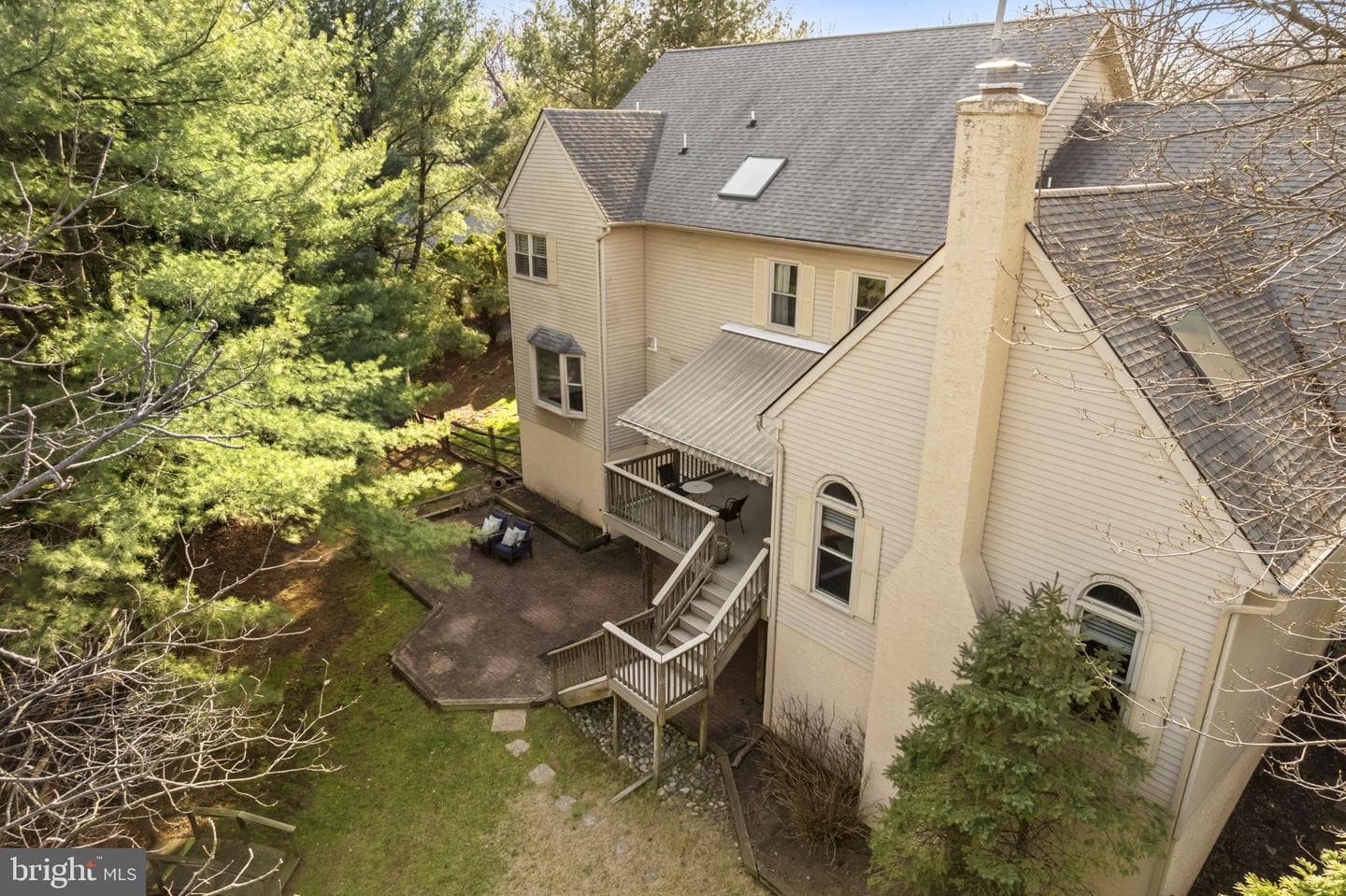 220 Richard Way photo 59