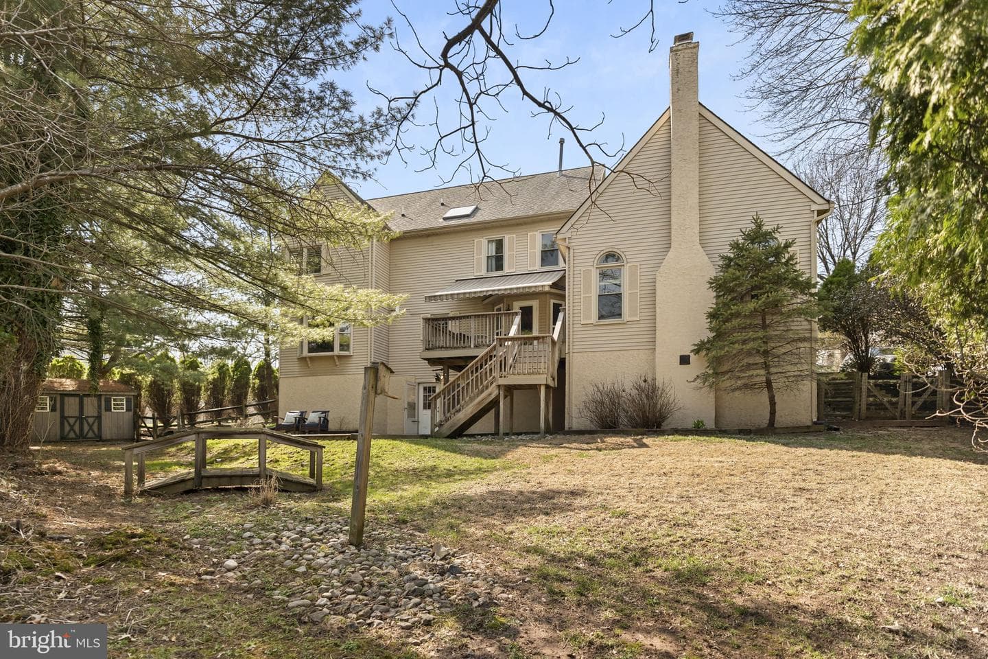 220 Richard Way photo 60
