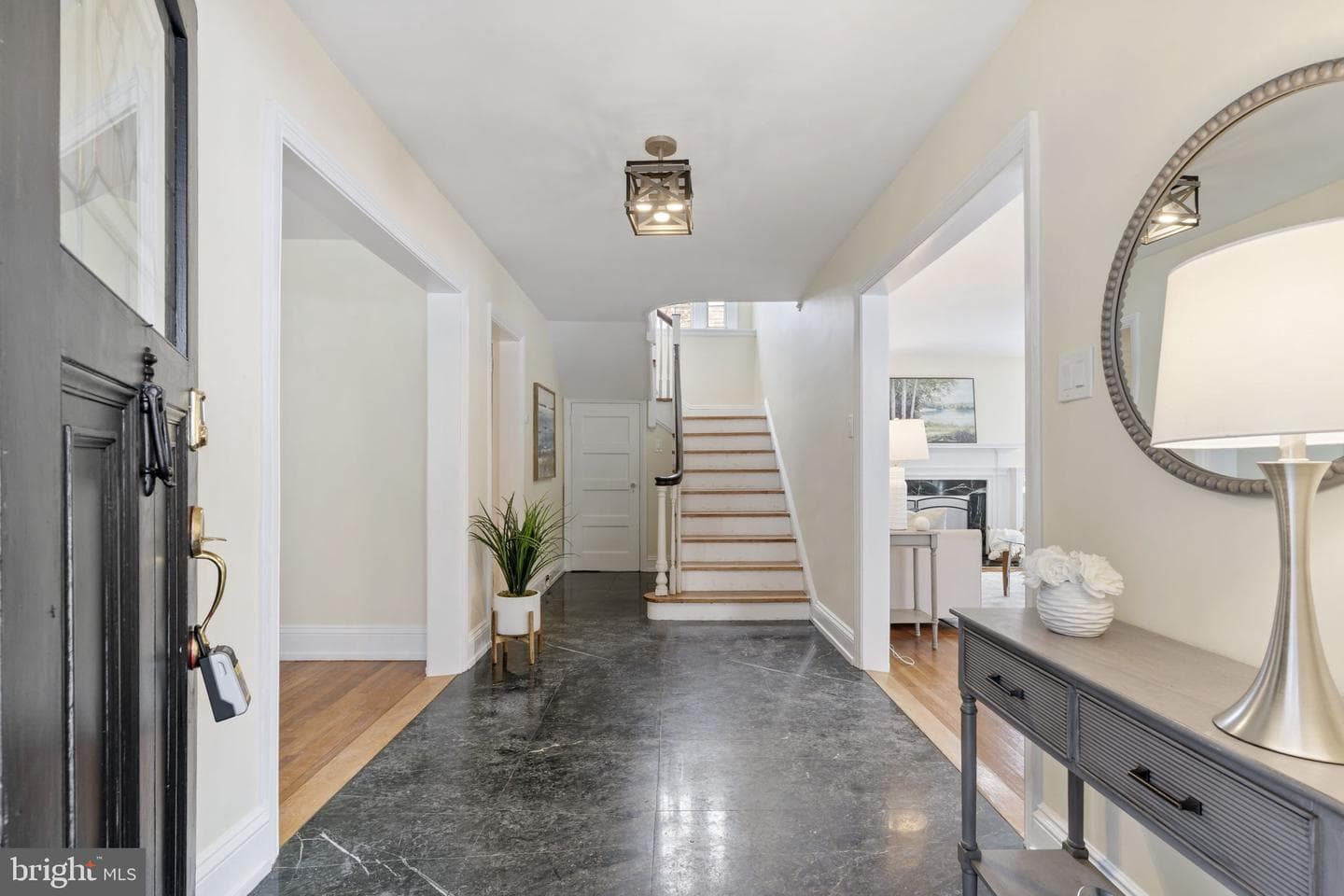 13 E Newfield Way photo 2
