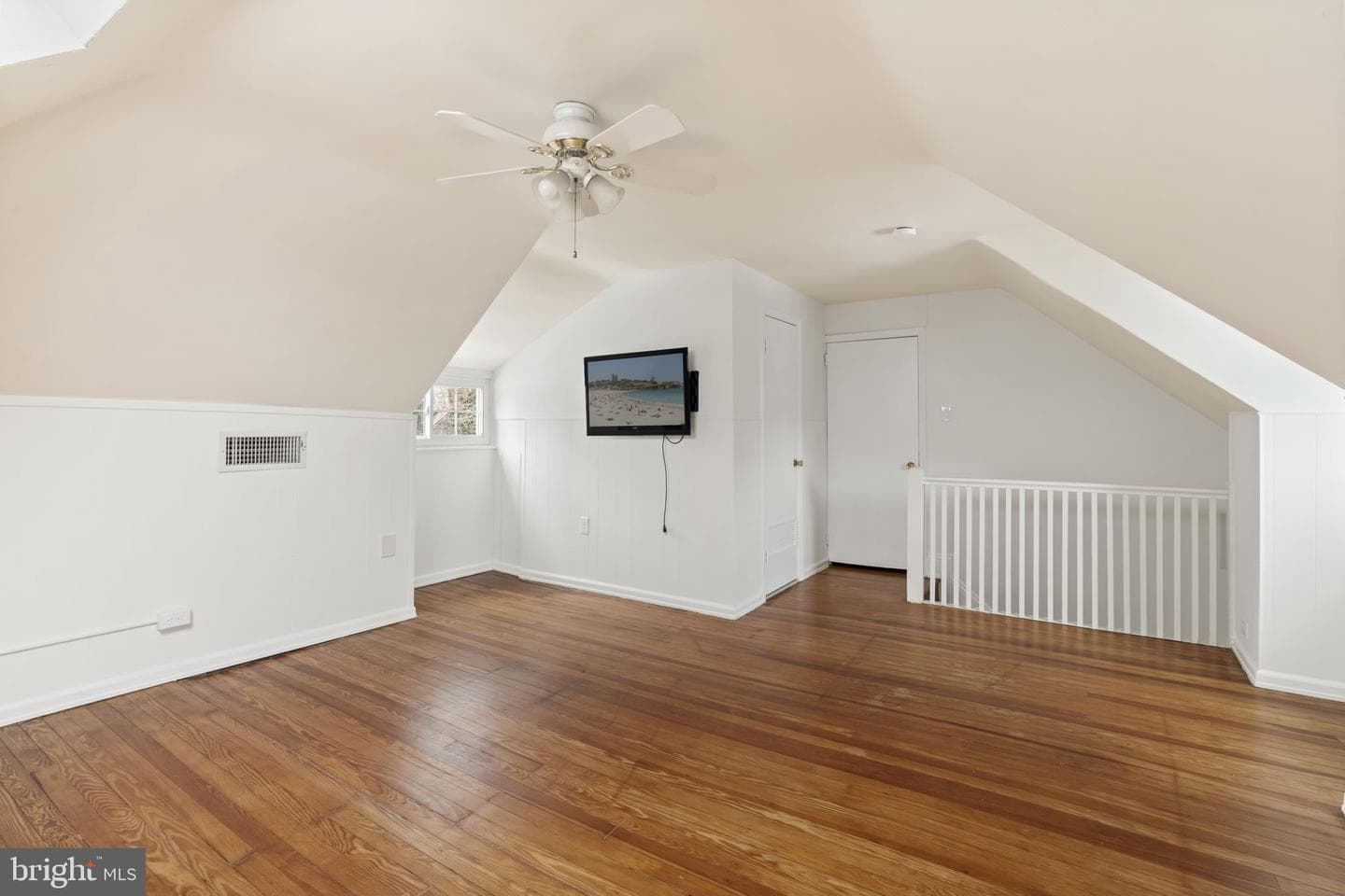 13 E Newfield Way photo 66