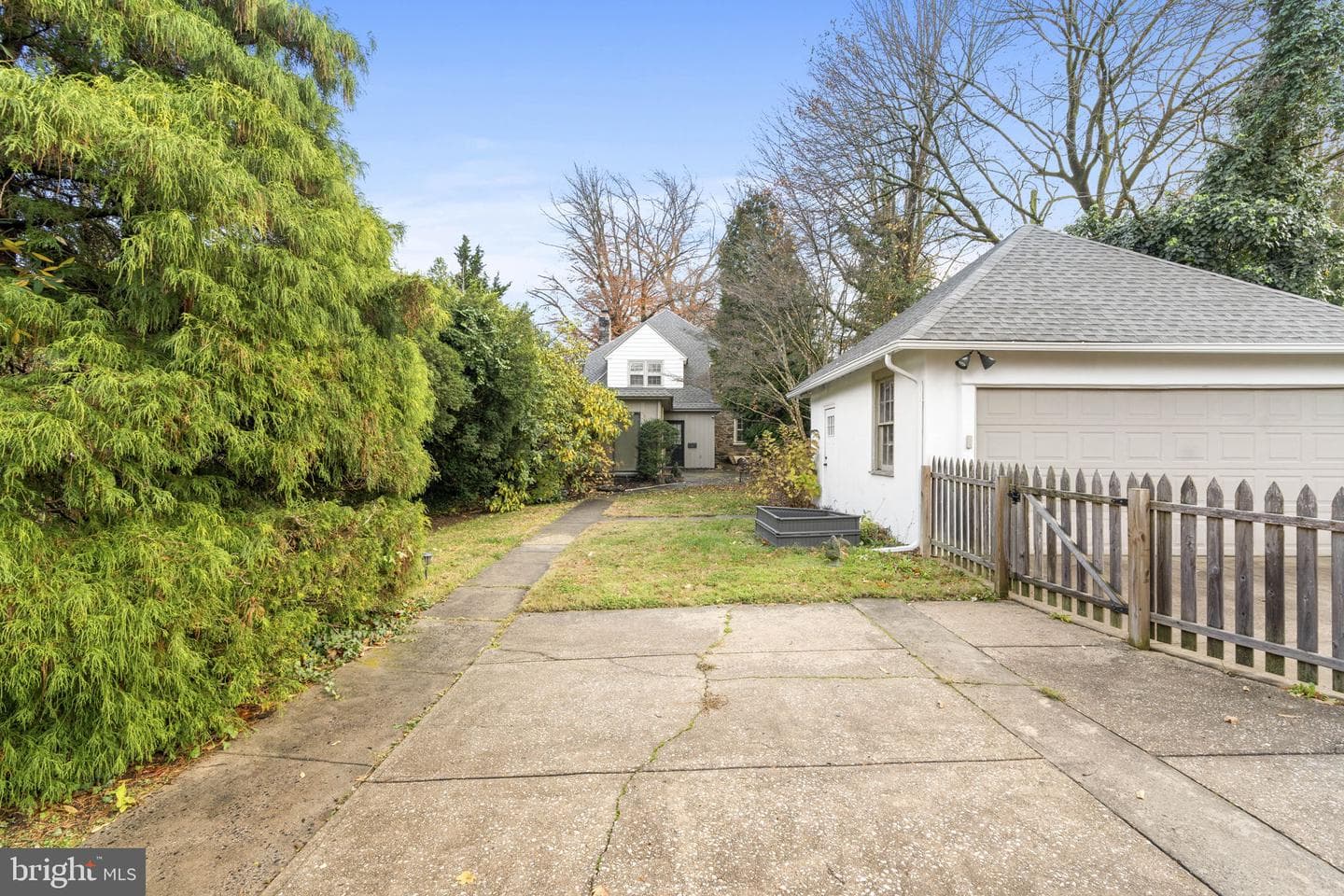 13 E Newfield Way photo 76