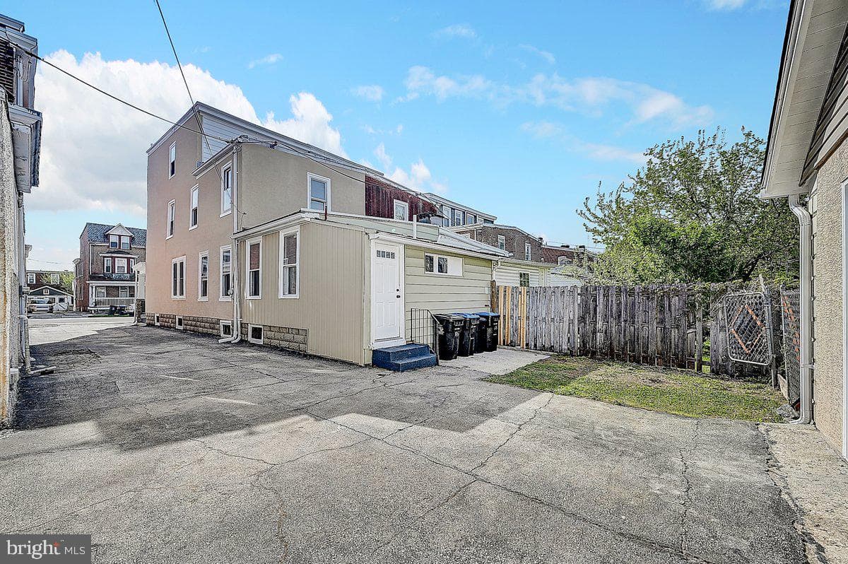 105 W Wood Street photo 11