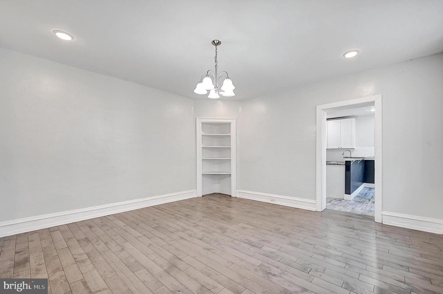105 W Wood Street photo 18