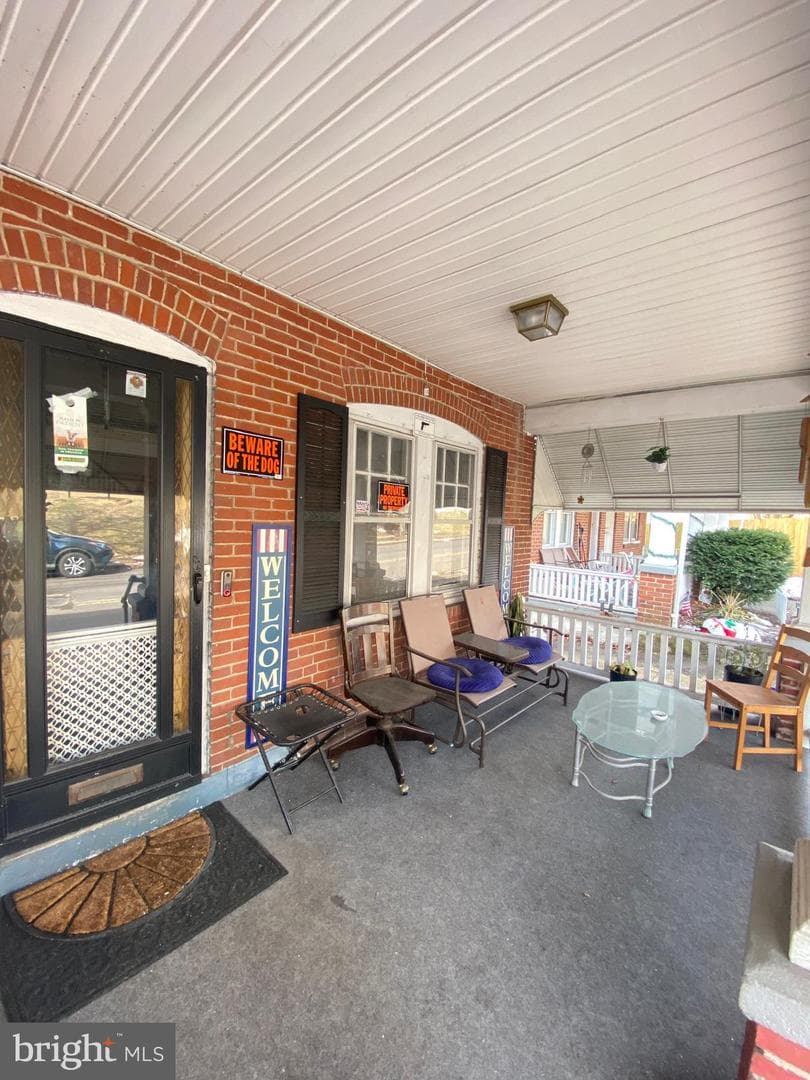 556 Beech Street photo 4