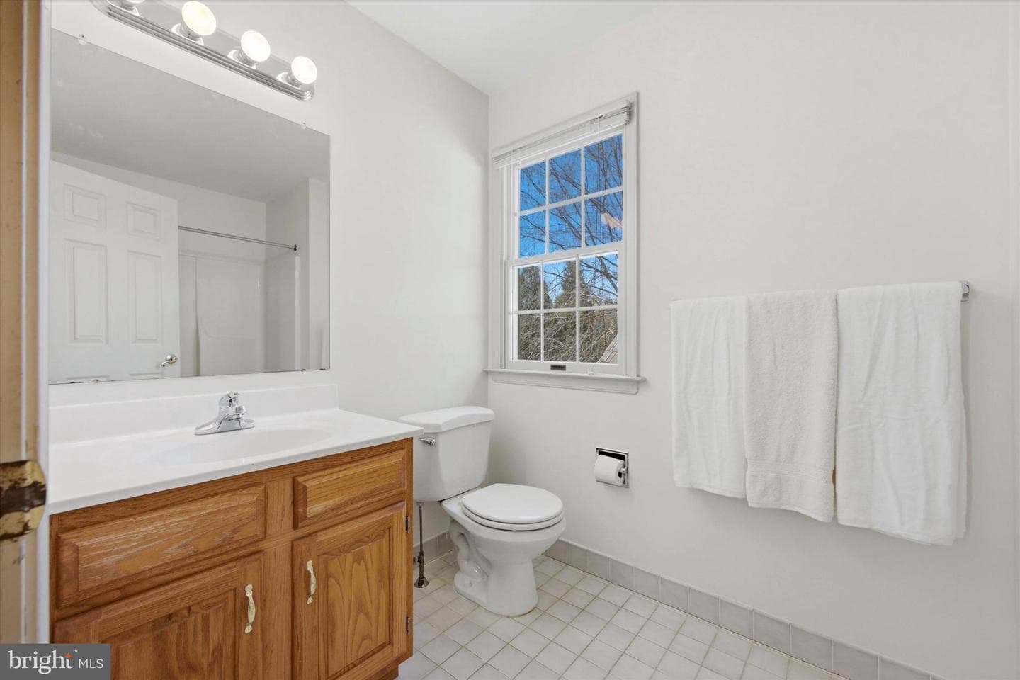 2594 Hillcrest Drive photo 27