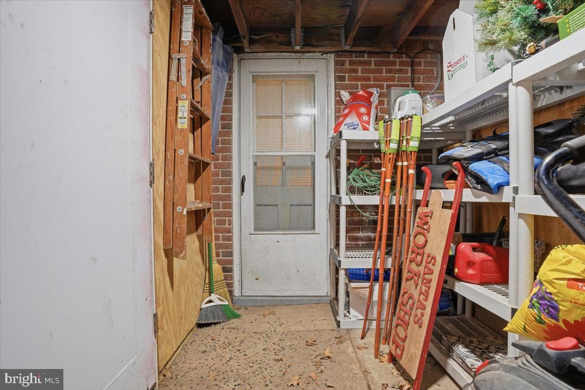 852 Feist Avenue photo 41