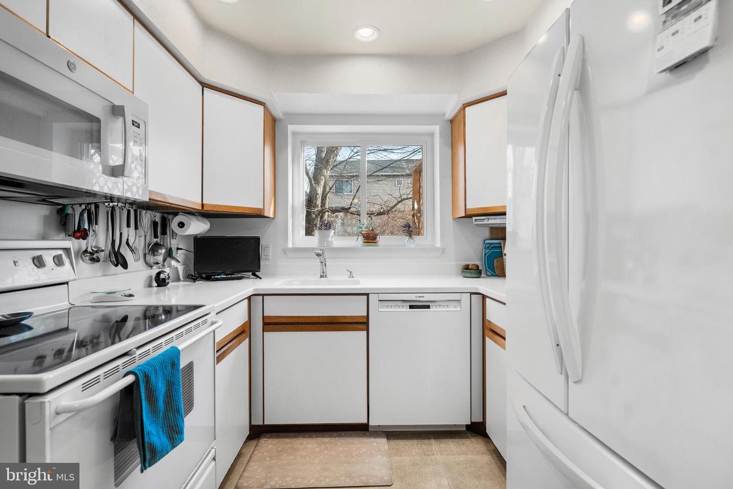 1559 Specht Place photo 24