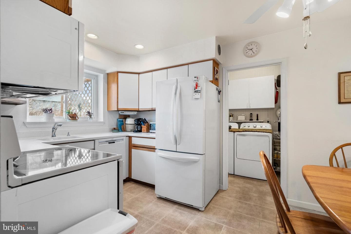 1559 Specht Place photo 31