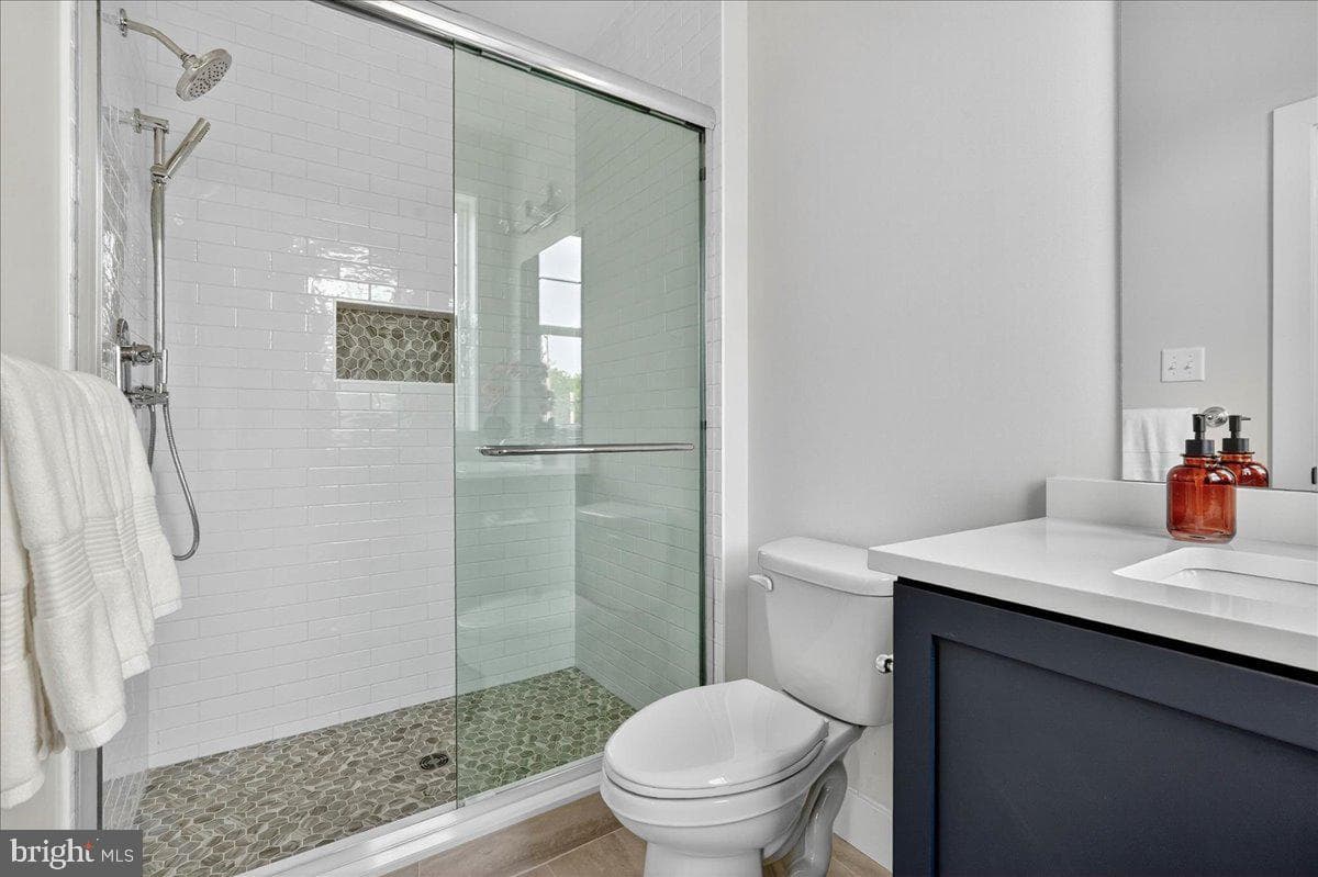 411 Isabelle Court #101 photo 30