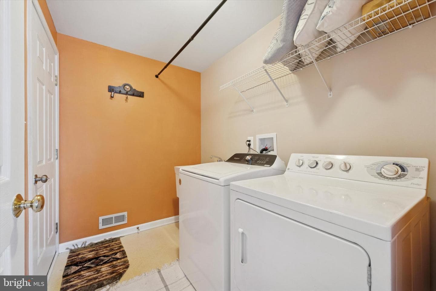 218 Hazeltine Circle photo 18