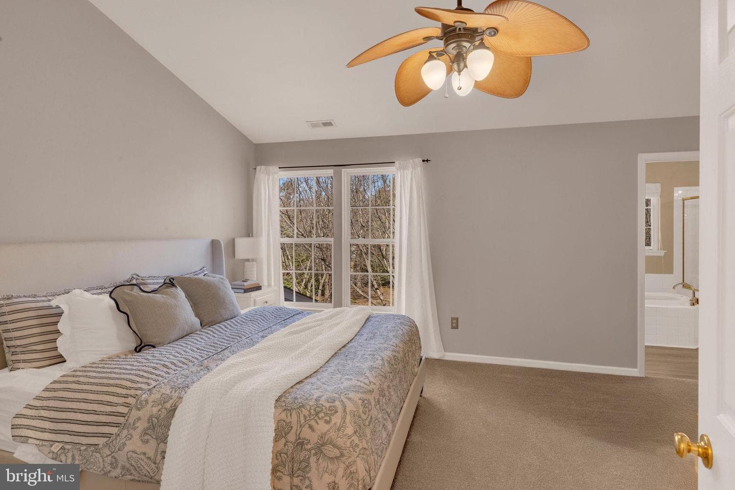 403 Devon Court photo 25