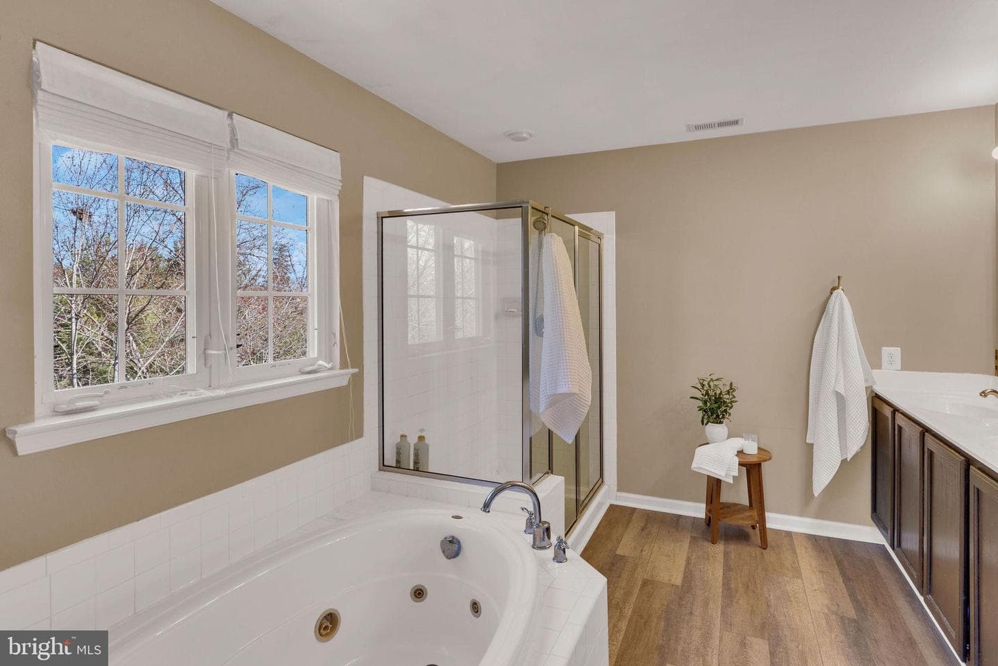 403 Devon Court photo 26