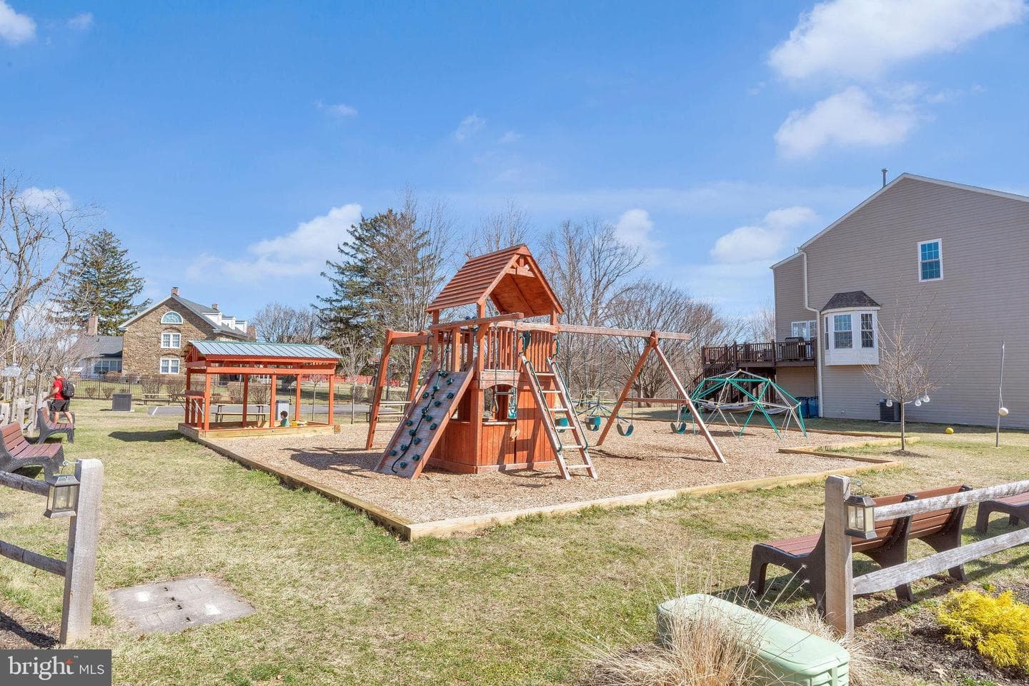 403 Devon Court photo 37