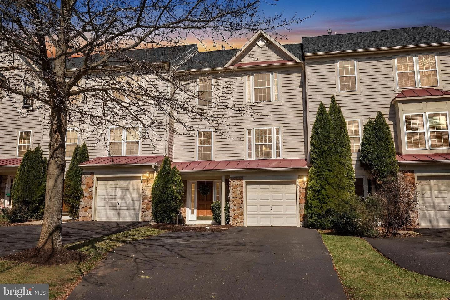 403 Devon Court photo 38