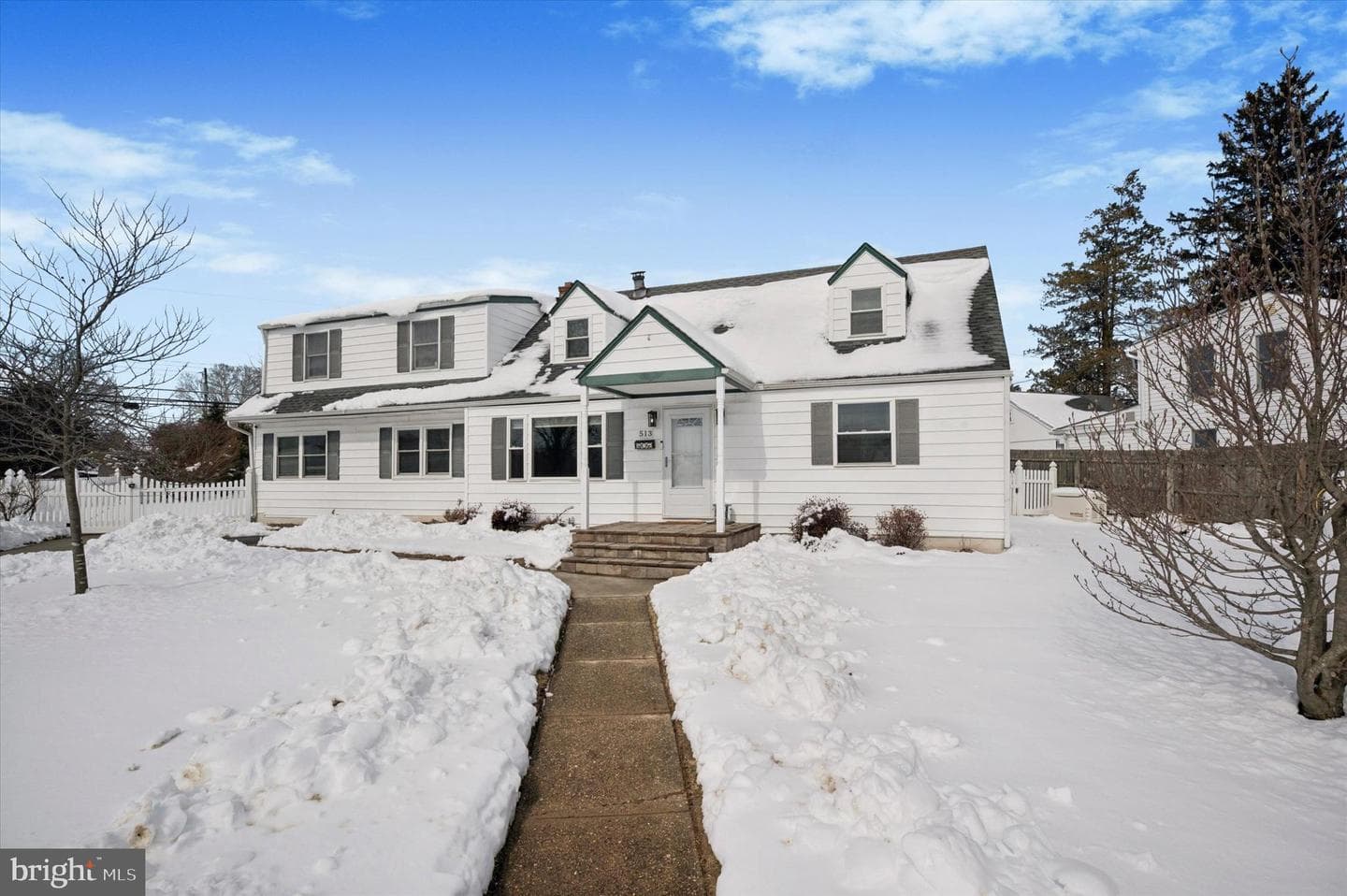 513 Stewart Road photo 2