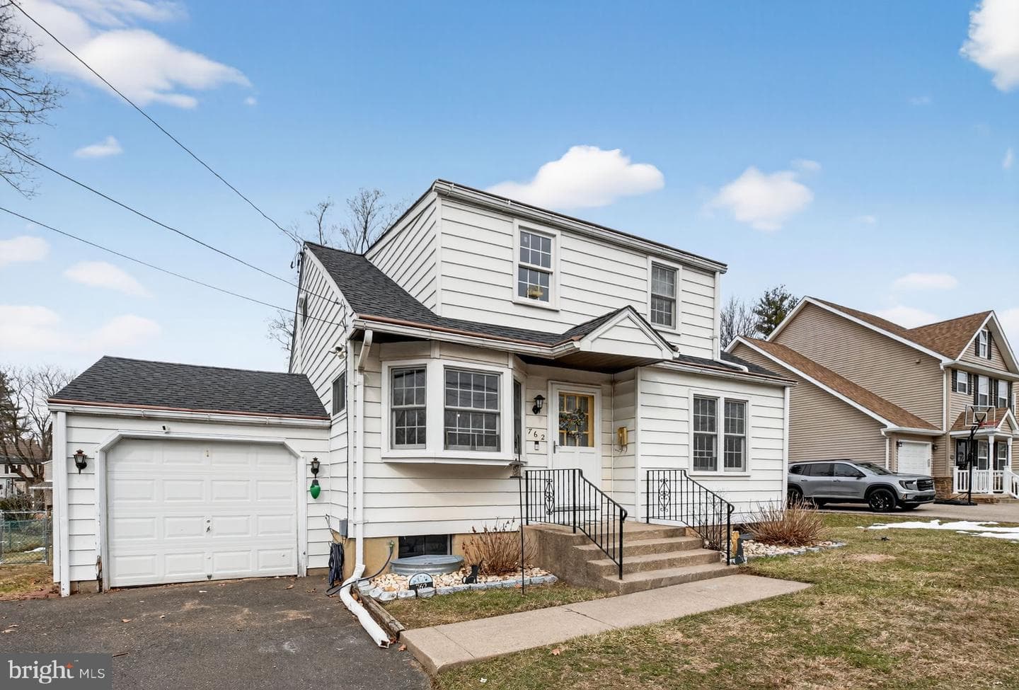 762 Garfield Avenue photo 3
