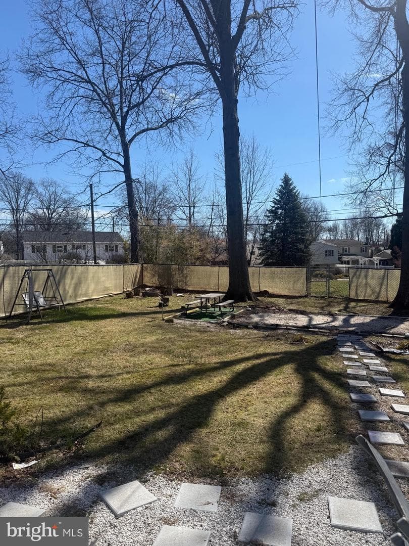 1436 Cherry Lane photo 15