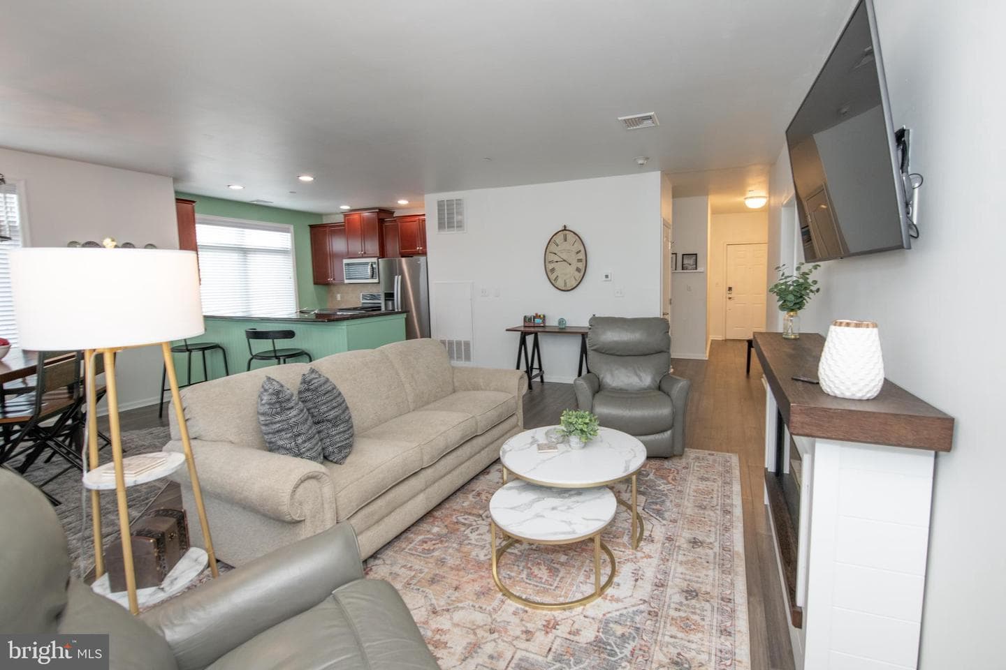 460 Carson Terrace photo 4