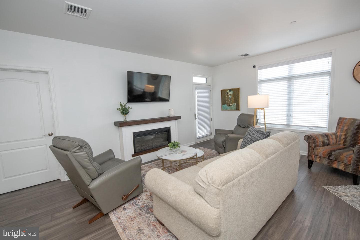 460 Carson Terrace photo 7