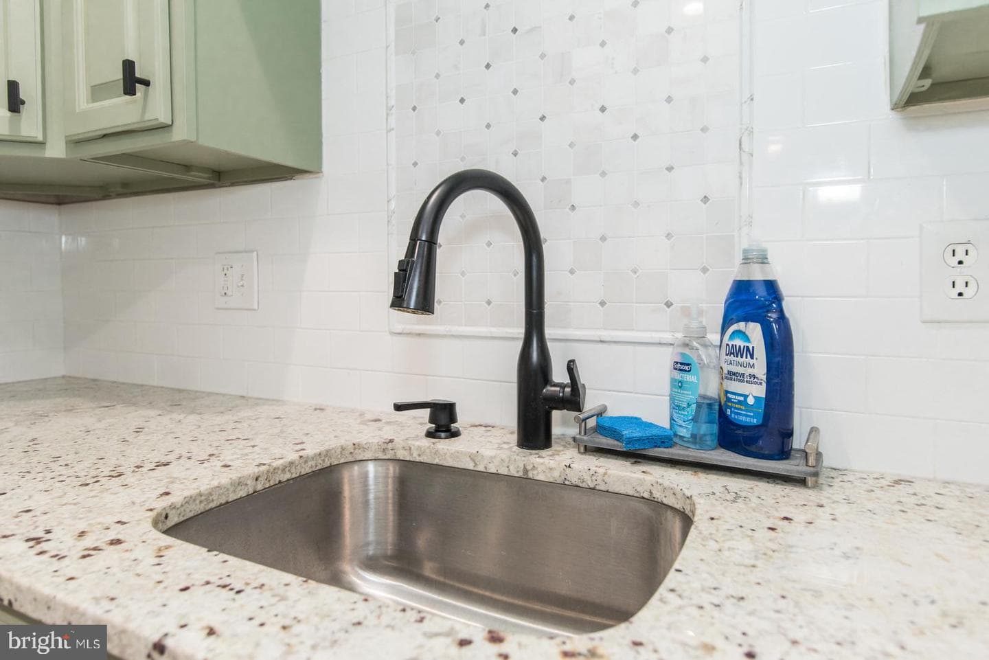 410 Avenue D photo 13
