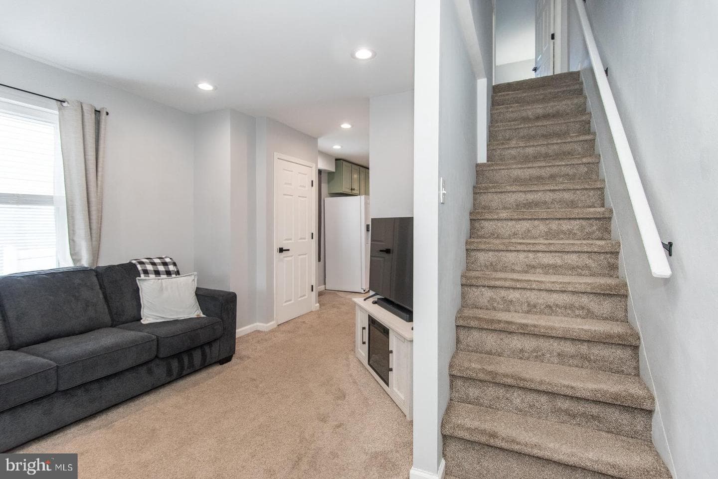 410 Avenue D photo 18