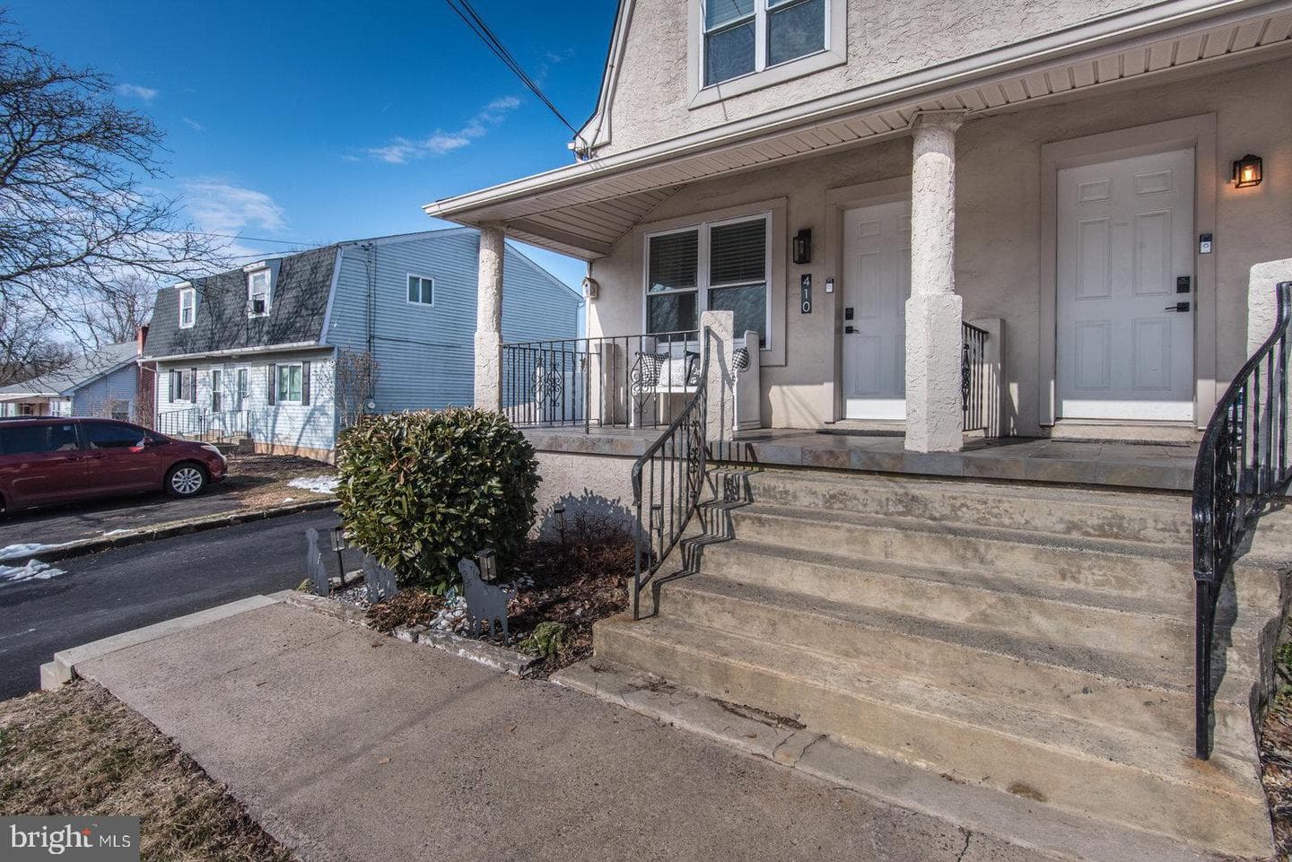 410 Avenue D photo 2