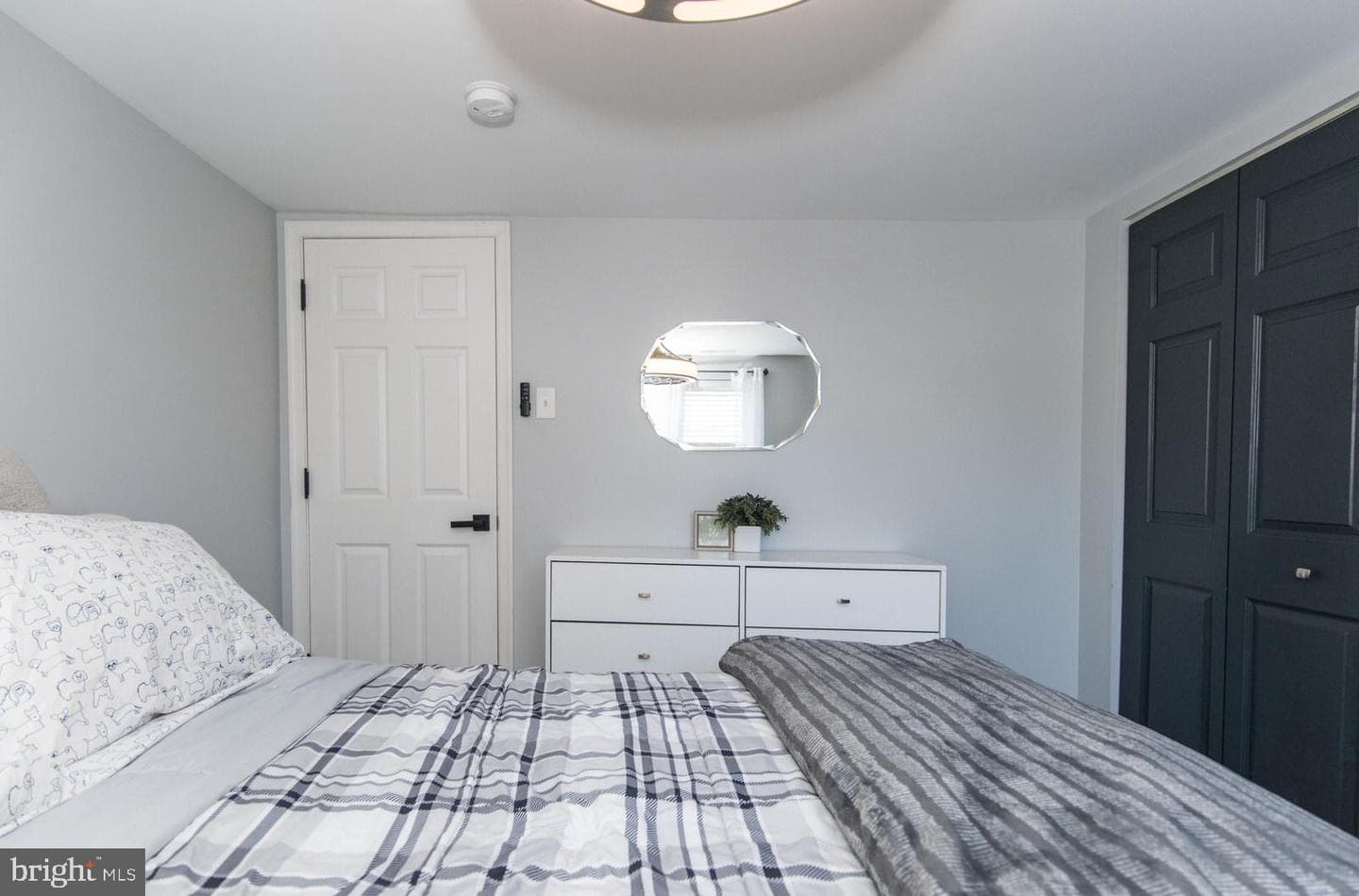 410 Avenue D photo 23