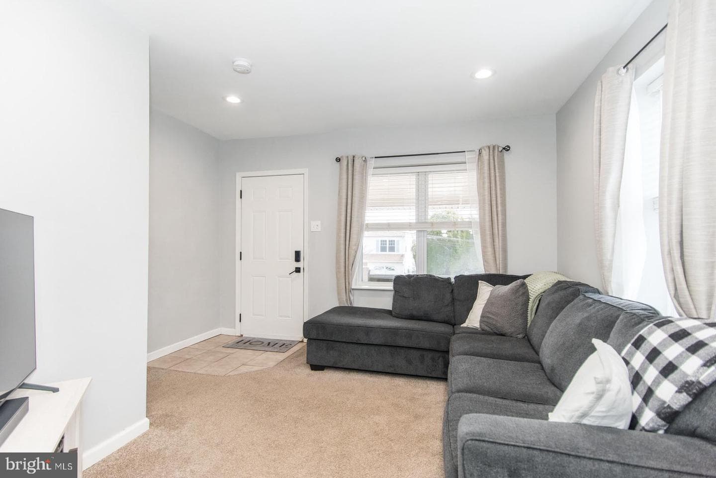 410 Avenue D photo 5