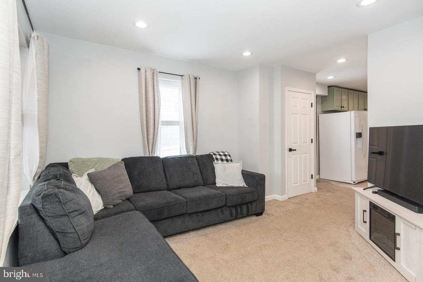 410 Avenue D photo 6